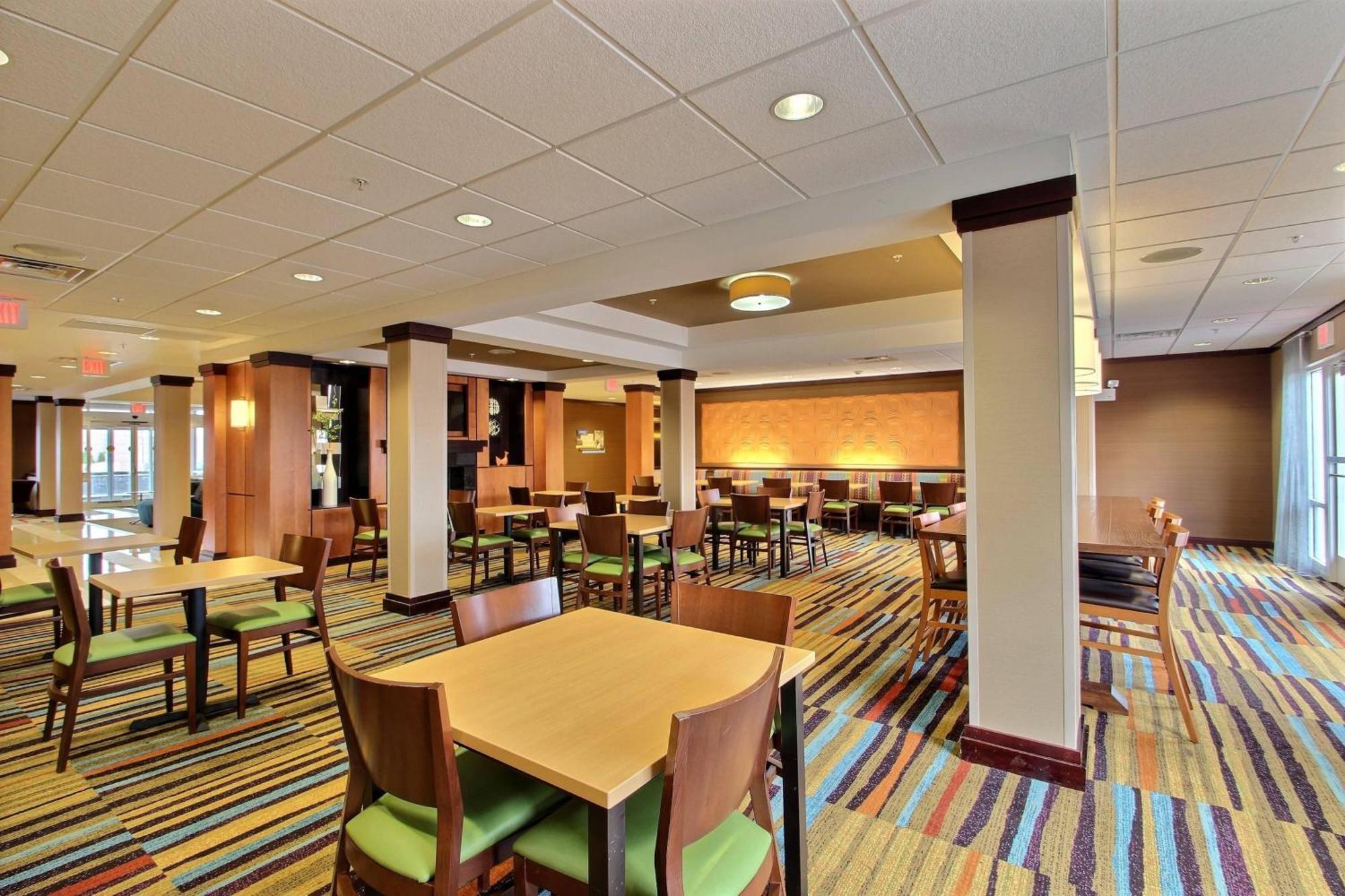 Fairfield Inn & Suites By Marriott Milwaukee Airport Oak Creek Eksteriør billede