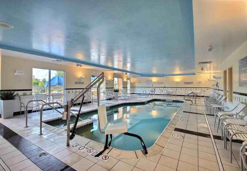 Fairfield Inn & Suites By Marriott Milwaukee Airport Oak Creek Eksteriør billede